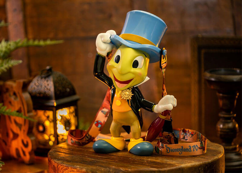 Frogtastic Foodie Guide to Disneyland 70th Anniversary Food and Drinks - Jiminy Cricket Sipper
