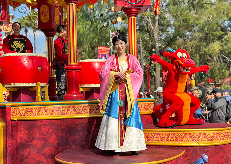 Best Time to Go to Disneyland in 2026 - Mulan and Mushu in Lunar New Year Procesional