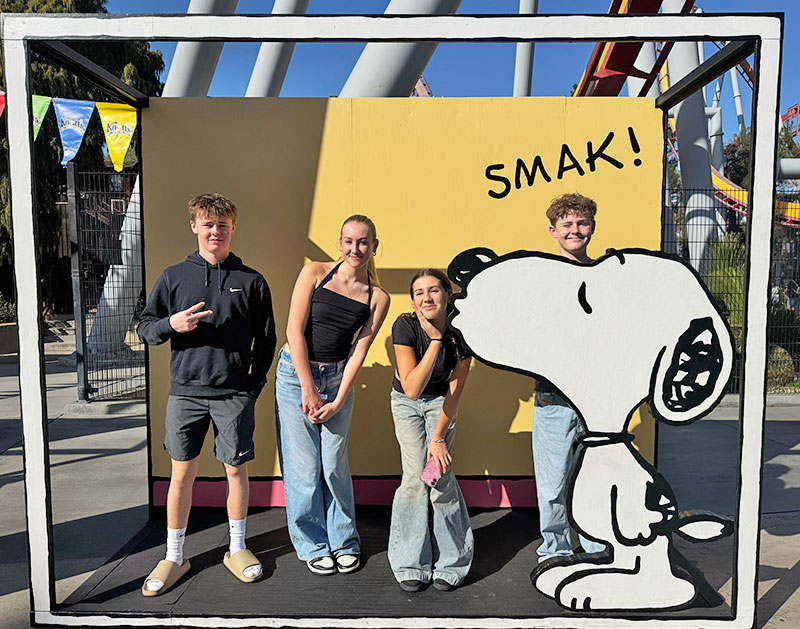 Everything to Know About PEANUTS Celebration at Knott's Berry Farm - Snoopy kiss photo op