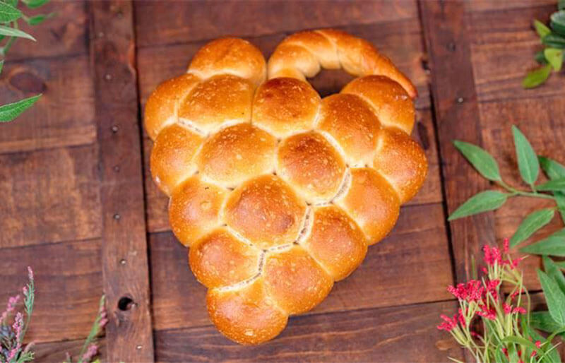 The Full List of Disney California Adventure Food and Wine Festival Menus - Grapes bread