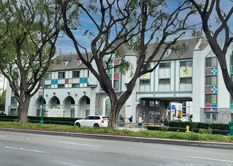 Where to Stay at Disneyland - Castle Inn