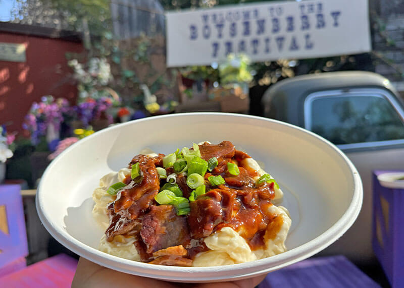 Your Guide to the Boysenberry Festival at Knott's Berry Farm - Brisket Mac and cheese
