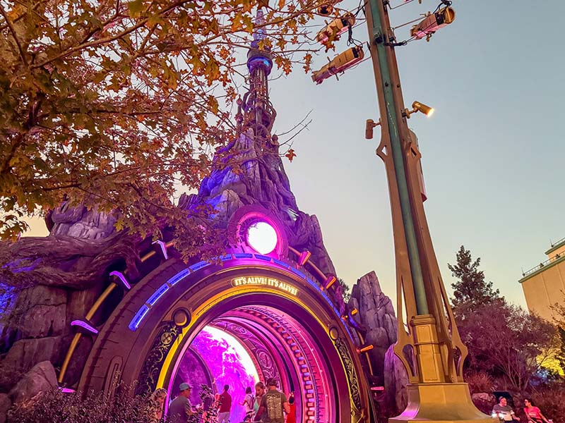 Universal Dark Universe - Portal
