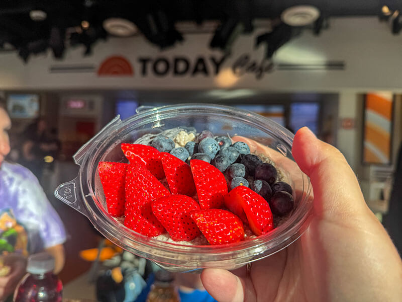 Cheap Food at Universal Orlando - Strawberry Overnight Bowl