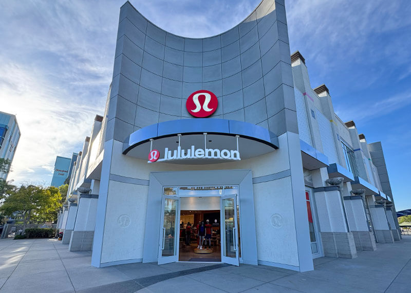 A Complete Guide to the Downtown Disney District at Disneyland - Lululemon store
