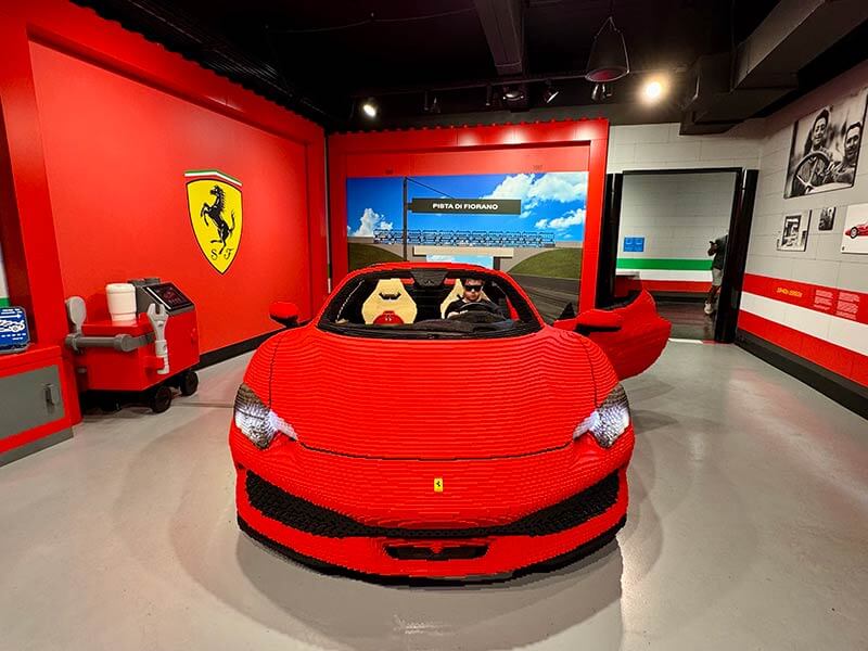LEGOLAND Florida - LEGO Ferrari Build & Race