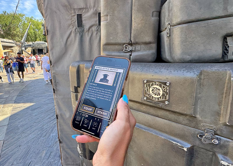 How to Use the Galaxy's Edge Datapad at Disneyland (and Hunt Bounty)