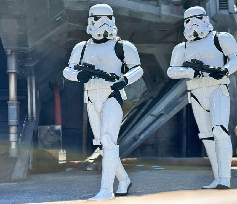 Guide to the Roaming Characters of Star Wars: Galaxy’s Edge at Disneyland Resort - Imperial Stormtroopers