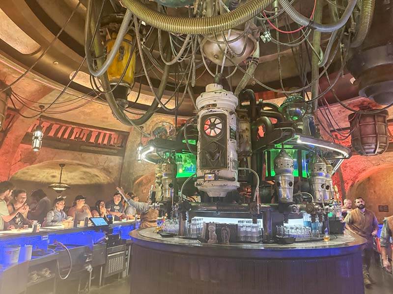 Space Traveler Disney - Oga's Cantina