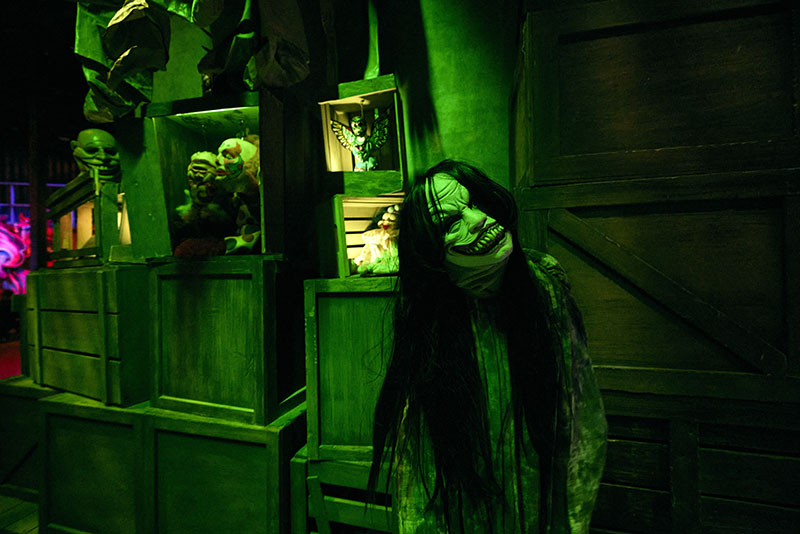 Scareactor in Prop Graveyard at Universal Horror Unleashed