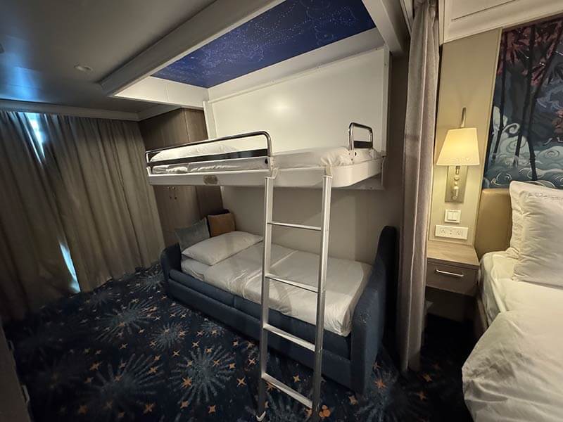Disney Destiny Staterooms - Upper berth bunk bed setup