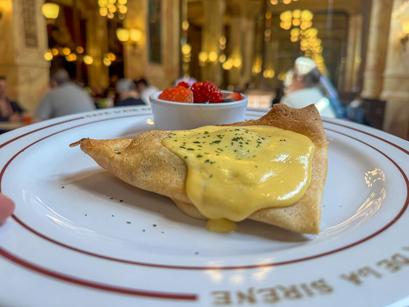Crêpe Parisienne at Café L'air De La Sirene