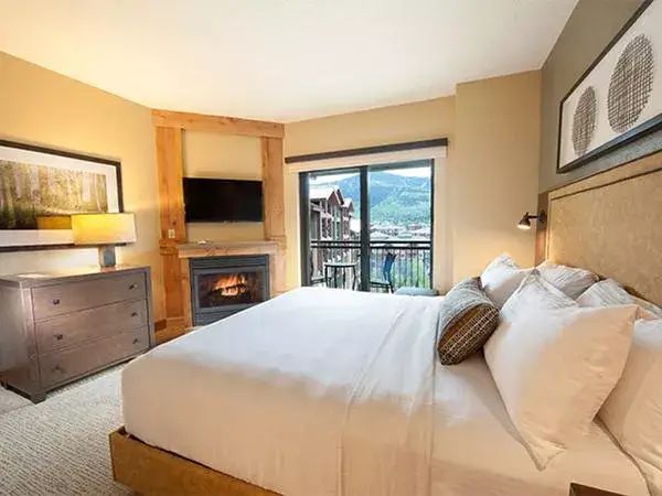 1501_bedroom copy.jpg