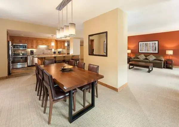 1503_diningroom_01 copy.jpg