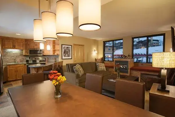 209_livingarea_01 copy.jpg