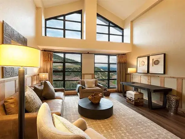 310_livingroom copy.jpg