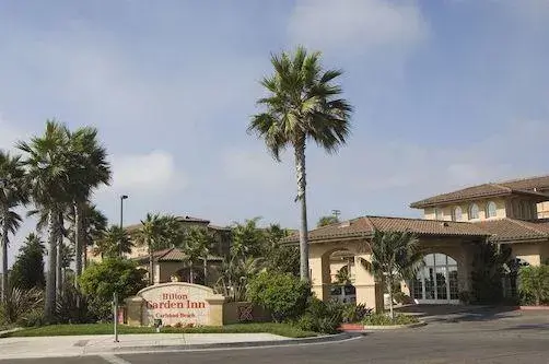 Exterior and Signage_01.jpg