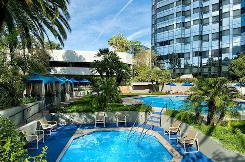 Pool_03.jpg