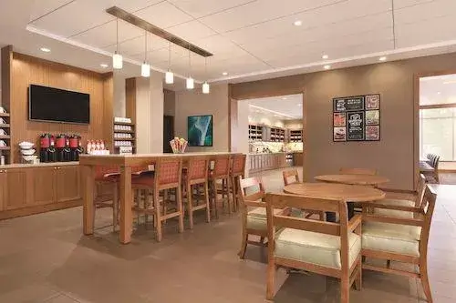 Dining_05.jpg
