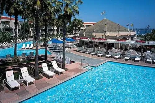 Pool.jpg