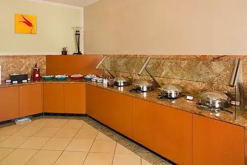 Dining_02.jpg