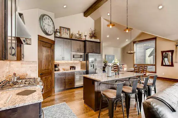 4 BD - Unit 76
