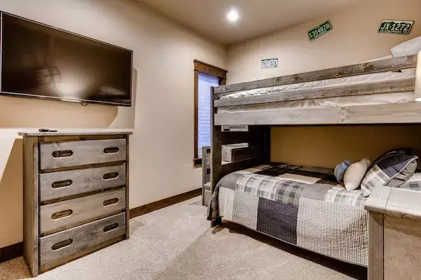 4 BD - Unit 76