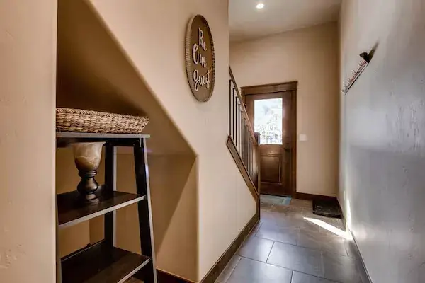 4 BD - Unit 76