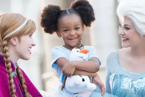 Anna and Elsa at Royal Sommerhus