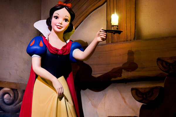 Snow White's Scary Adventures