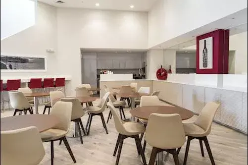 Dining_01.jpg