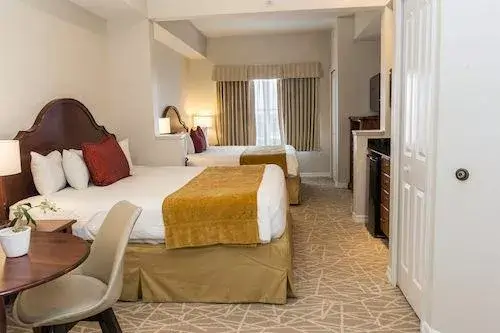 Double Room- 2-KingBeds_01.jpg