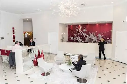 Lobby_02.jpg