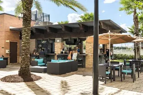 Pool Bar_02.jpg