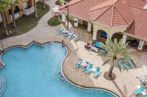 Pool_03.jpg