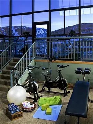 fitness center 