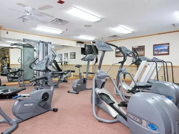 1001_fitness_center_01 copy.jpg